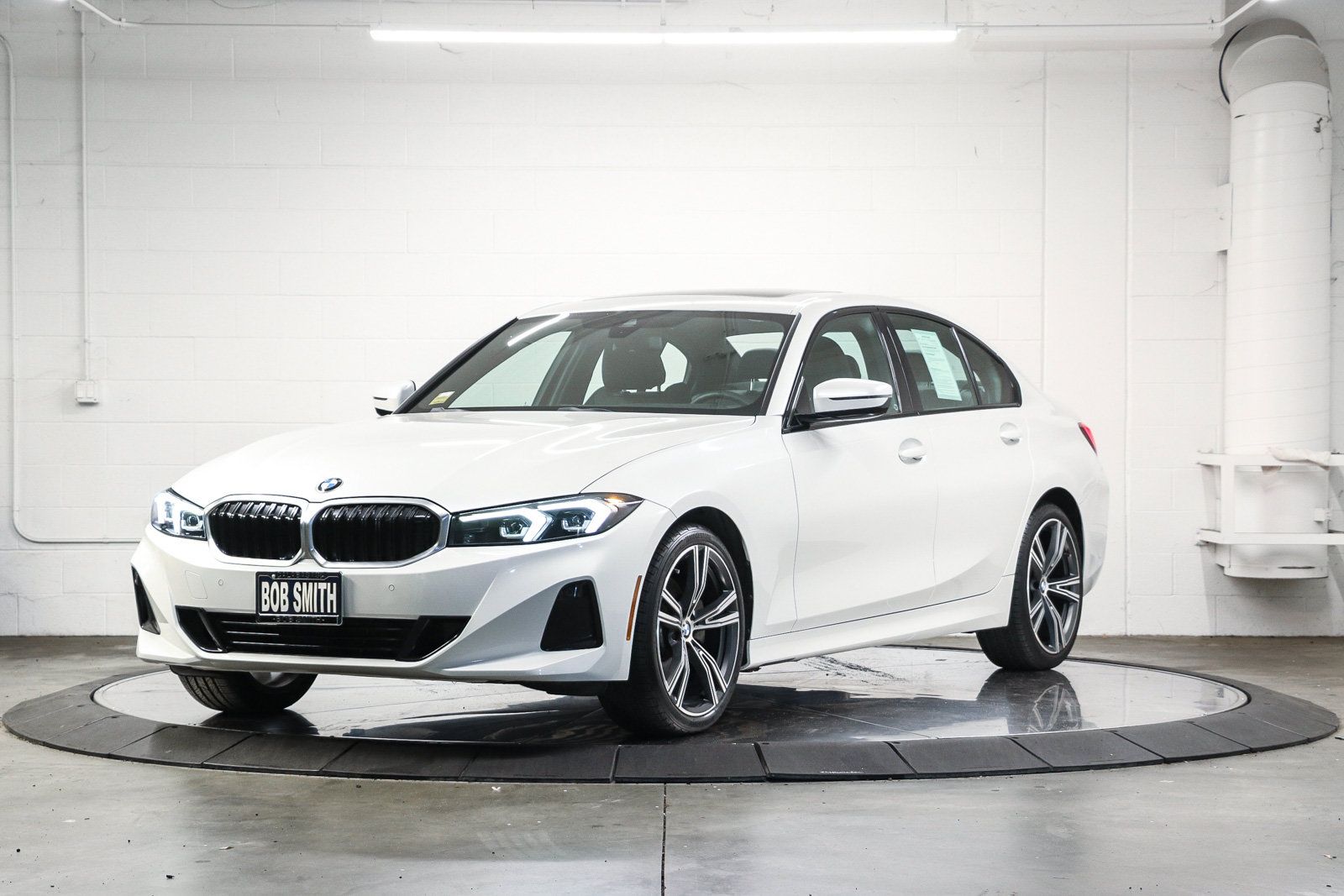 Certified 2023 BMW 330i Sedan w/ Premium Package RWD image 3