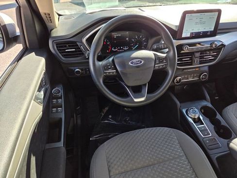 Used 2020 Ford Escape SE image 6