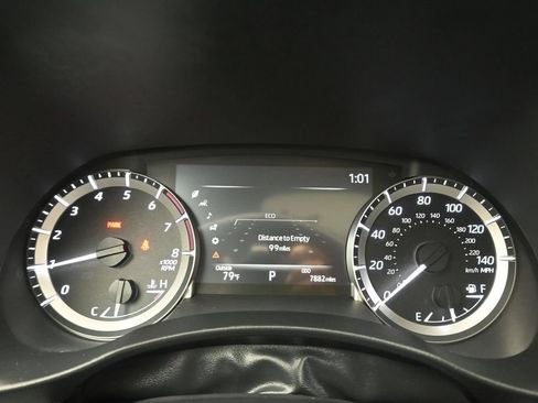 Used 2023 Toyota Highlander XLE FWD image 15