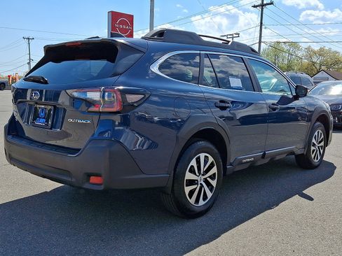 Used 2024 Subaru Outback Premium AWD/4WD image 4