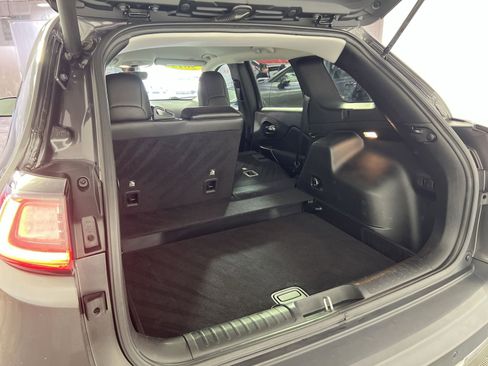 Used 2019 Jeep Cherokee Limited image 26