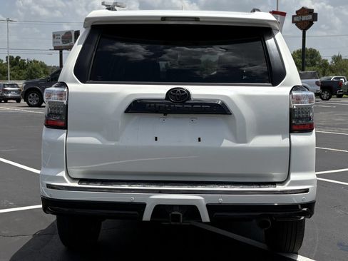 Used 2019 Toyota 4Runner Limited AWD/4WD image 5