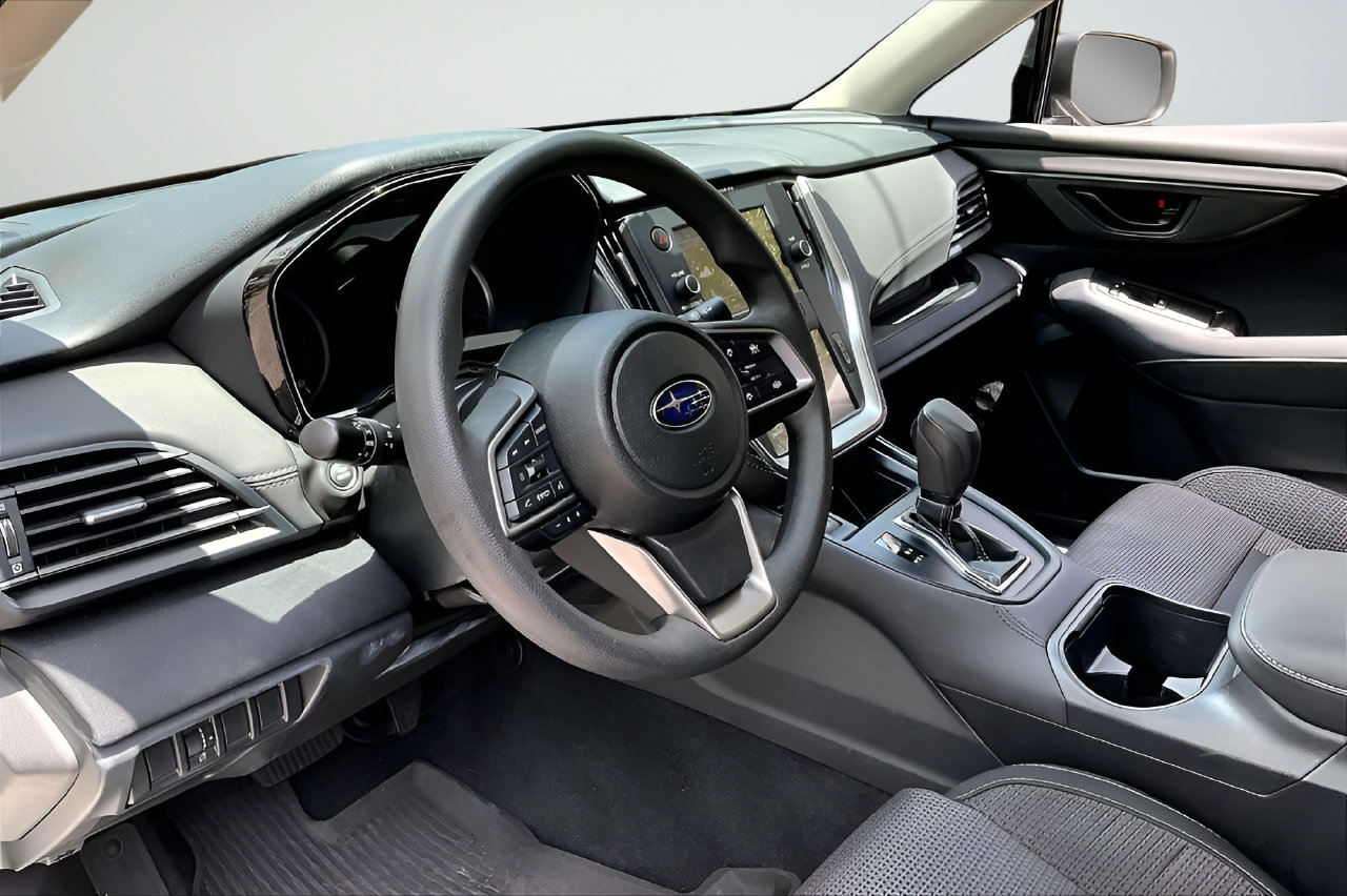 Used 2025 Subaru Outback AWD/4WD image 14