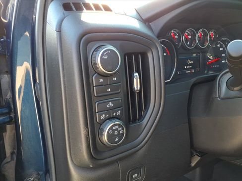 Used 2022 Chevrolet Silverado 2500 Custom w/ Custom Value Package image 22