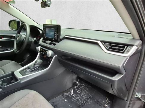 Used 2020 Toyota RAV4 XLE w/ Convenience Package FWD image 26
