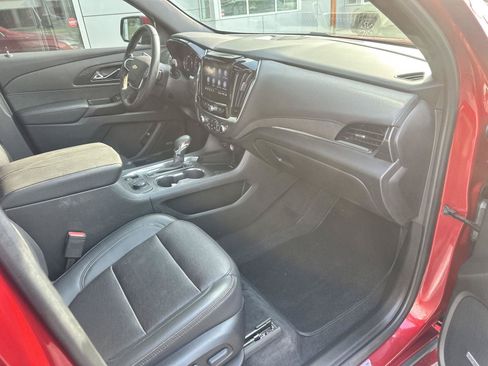 Used 2023 Chevrolet Traverse High Country FWD image 7