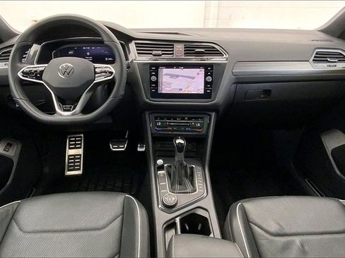 Certified 2022 Volkswagen Tiguan SEL R-Line image 15