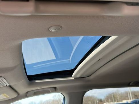 Used 2023 Honda CR-V EX image 10