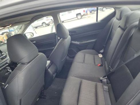 Used 2024 Nissan Altima 2.5 SV image 6