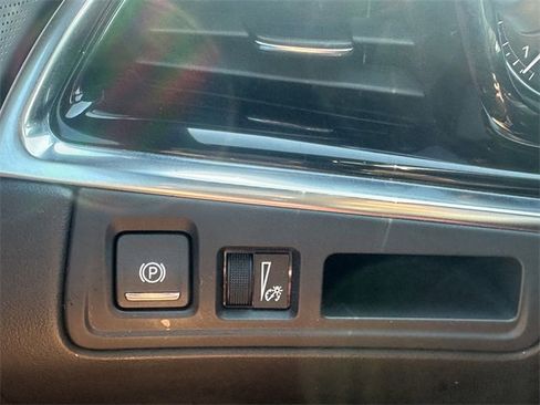 Used 2024 Cadillac XT6 Premium Luxury image 31