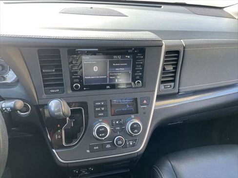 Certified 2020 Toyota Sienna SE w/ SE Preferred Package image 18