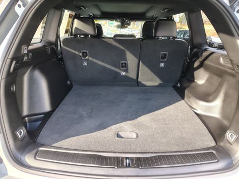 Certified 2024 Jeep Grand Cherokee Limited image 11