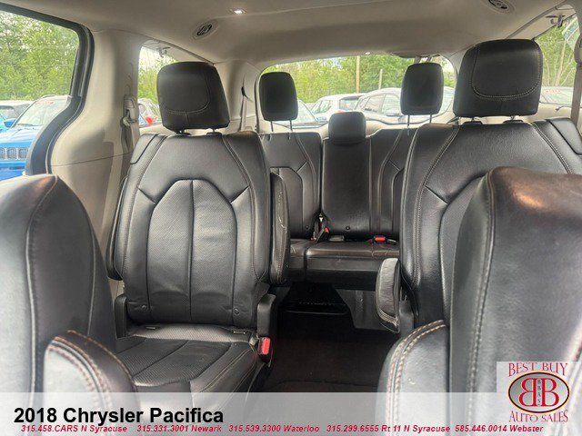 Used 2018 Chrysler Pacifica Touring-L FWD image 13