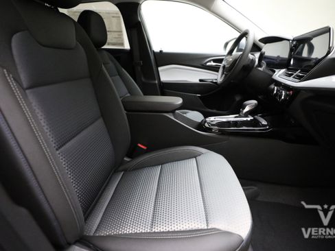 New 2026 Chevrolet Trax LT image 11