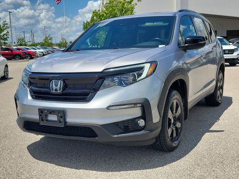 Used 2022 Honda Pilot TrailSport image 3