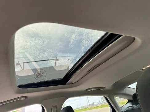 Used 2020 Ford Fusion SE FWD image 7