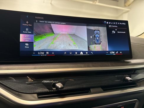 Used 2025 BMW X7 xDrive40i w/ Premium Package image 17