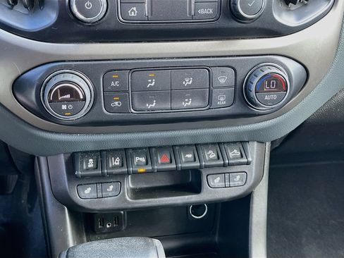 Used 2021 Chevrolet Colorado Z71 w/ Safety Package AWD/4WD image 16