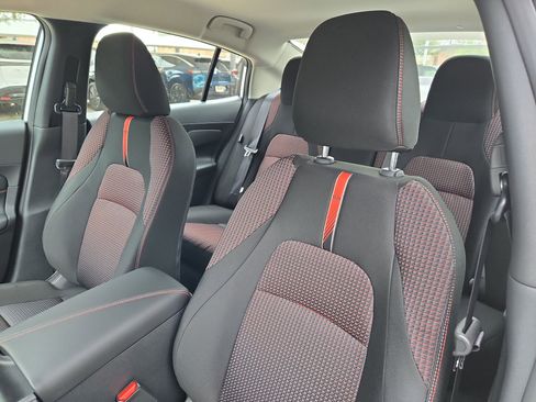 New 2026 Nissan Sentra SR FWD image 9