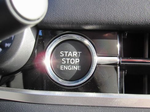 New 2025 Mitsubishi Outlander SE image 18