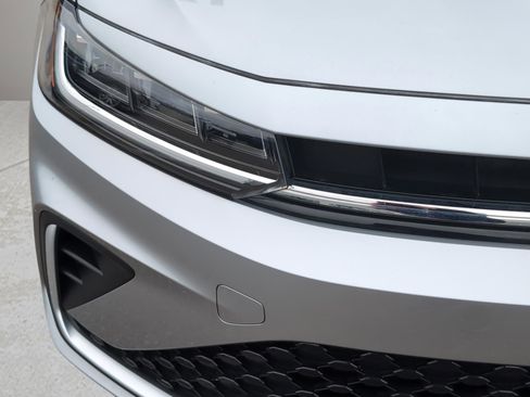 Used 2025 Volkswagen Jetta S image 5