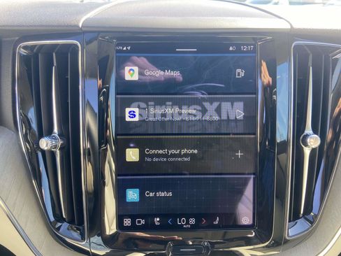 Certified 2023 Volvo XC60 B5 Plus w/ Climate Package image 26