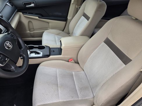 Used 2012 Toyota Camry LE image 14