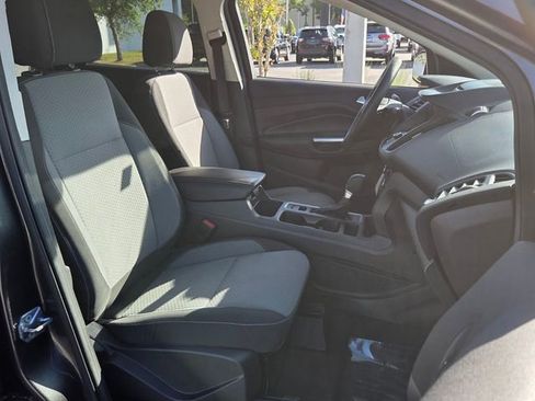 Used 2017 Ford Escape SE w/ Equipment Group 201A FWD image 17