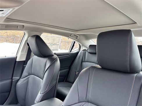 New 2025 Lexus ES 350 Ultra Luxury image 33