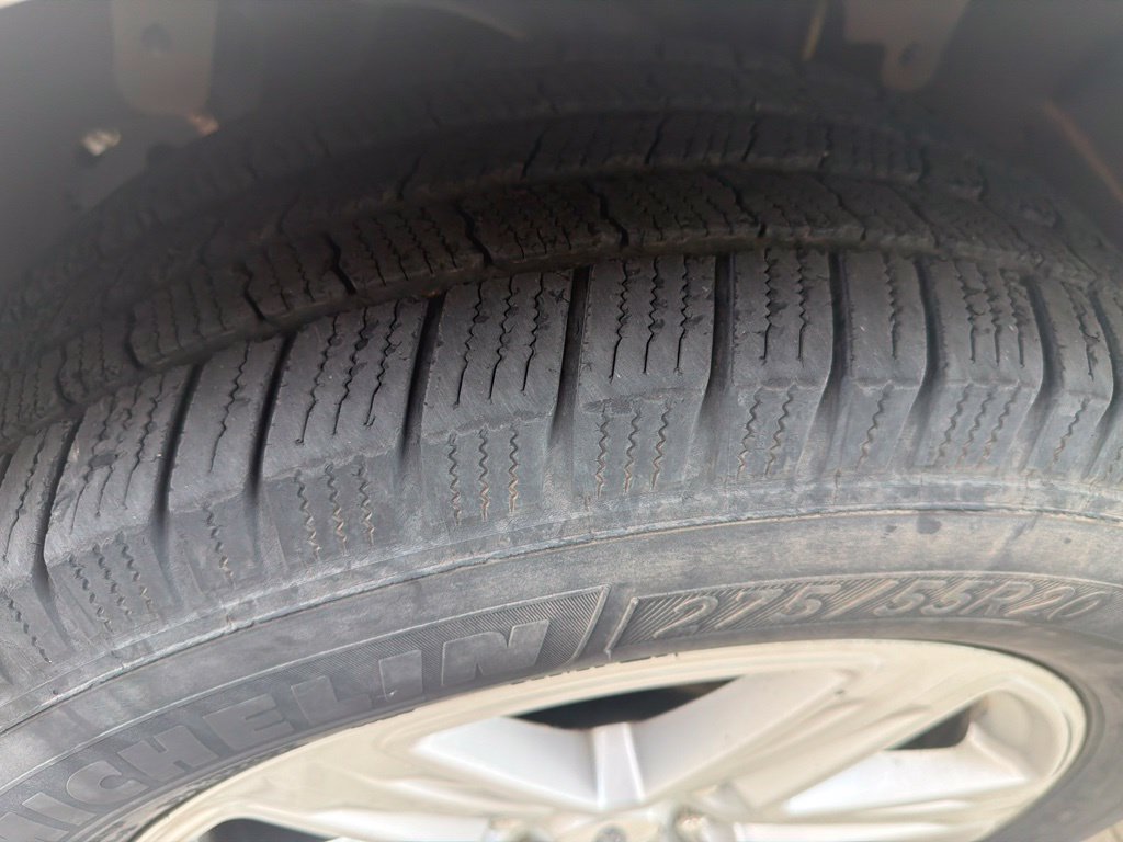Used 2019 Ford Expedition XLT w/ Equipment Group 202A AWD/4WD image 9