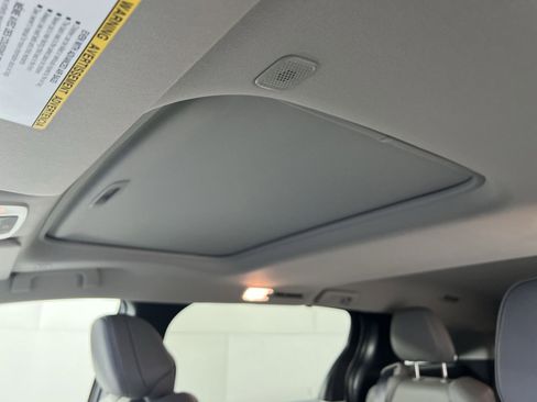 Used 2025 Toyota Sienna XLE image 24