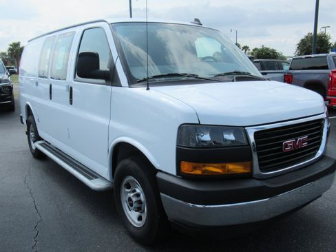 Used 2025 GMC Savana 2500 w/ Driver Convenience Package RWD image 3