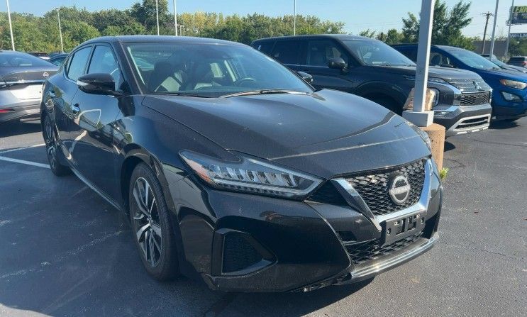 Used 2023 Nissan Maxima SV w/ Floor Mat Group FWD image 2