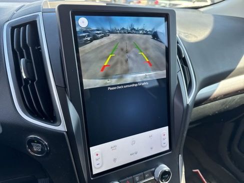 Used 2024 Ford Edge SE image 21