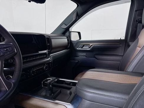 Used 2023 Chevrolet Silverado 1500 High Country w/ High Country Premium Package image 11