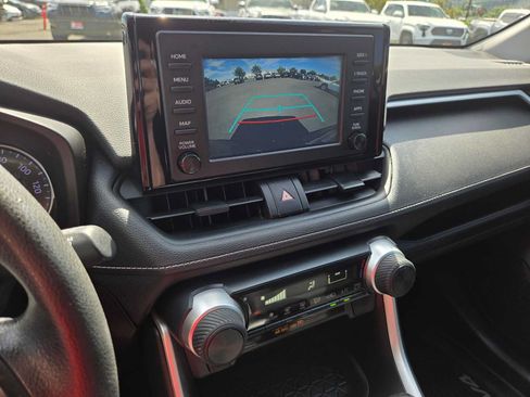 Used 2019 Toyota RAV4 LE w/ All Weather Liner Package FWD image 27