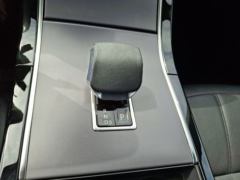 Used 2025 Land Rover Range Rover Evoque Dynamic SE image 12