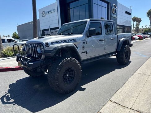 Used 2020 Jeep Gladiator Mojave AWD/4WD image 3