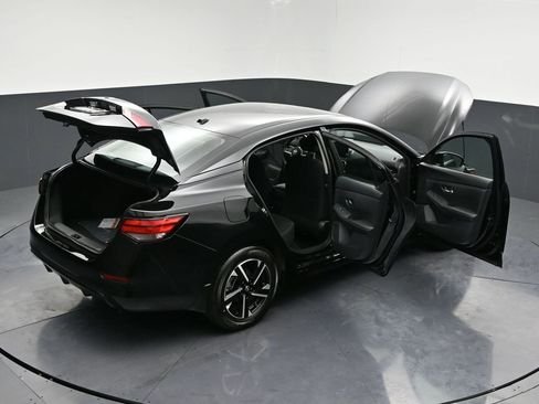 Certified 2025 Nissan Sentra SV image 32