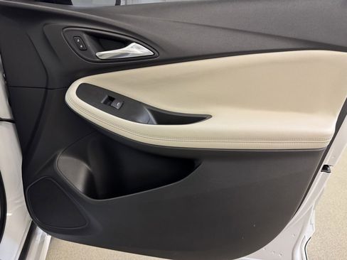 Used 2020 Buick Encore GX Essence w/ Experience Buick Package image 45