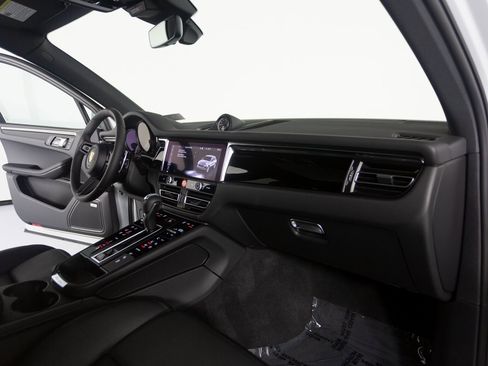 New 2026 Porsche Macan S image 25