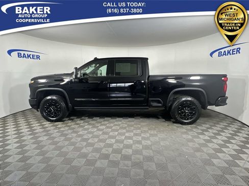 Used 2024 Chevrolet Silverado 2500 High Country w/ High Country Premium Package image 6