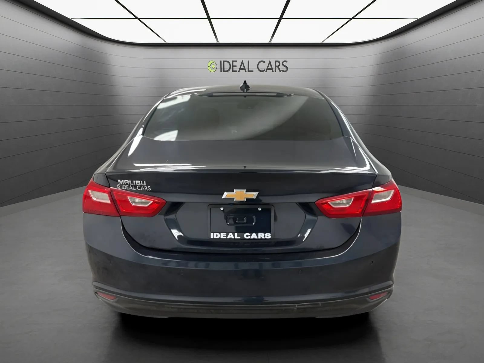 Used 2017 Chevrolet Malibu Hybrid w/ Leather Package FWD image 6