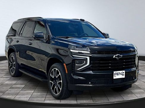 Used 2025 Chevrolet Tahoe RST w/ Comfort Package AWD/4WD image 3