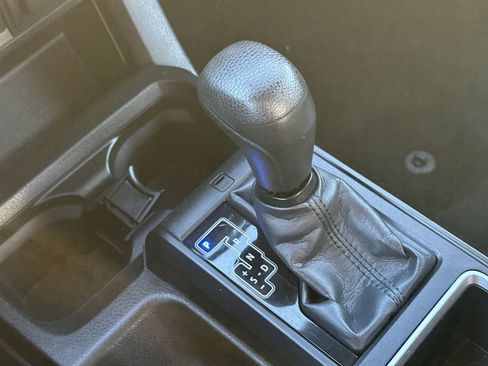 Used 2022 Toyota Tacoma SR image 30