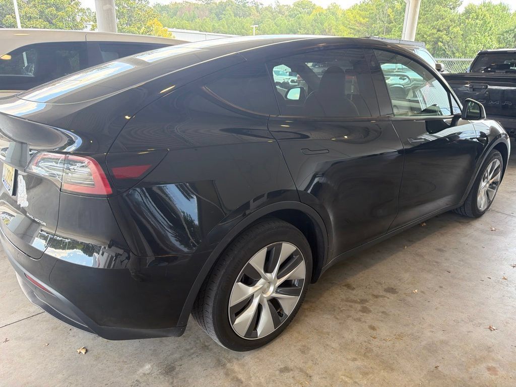 Used 2023 Tesla Model Y Long Range AWD/4WD image 3