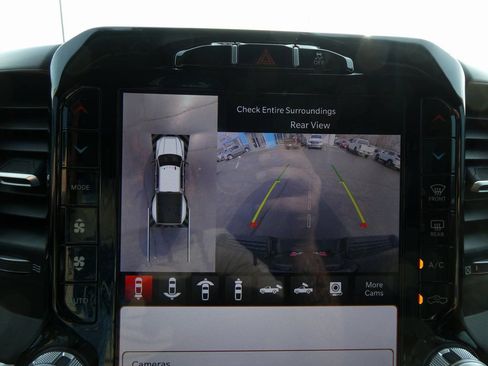 Used 2024 RAM 3500 Laramie w/ Towing Technology Group image 32