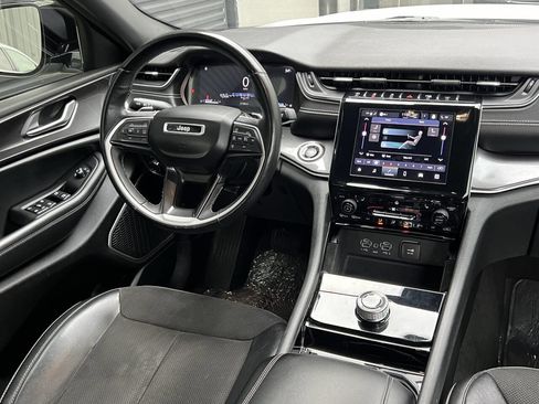 Used 2021 Jeep Grand Cherokee L Laredo image 25