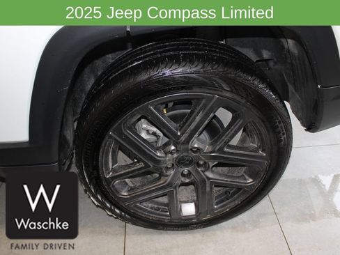 New 2025 Jeep Compass Limited w/ Sun & Sound Group AWD/4WD image 11