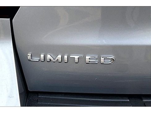 Used 2024 Ford Expedition Limited image 34